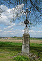 Čeština: Křížek ve vsi Černý Dub (část obce Homole, okres České Budějovice). English: Wayside cross in the village of Černý Dub (Black Oak-tree) (part of the municipality of Homole, České Budějovice District, South Bohemian Region, Czech Republic).