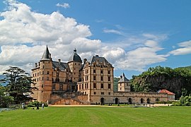 Le château de Vizille depuis le parc.