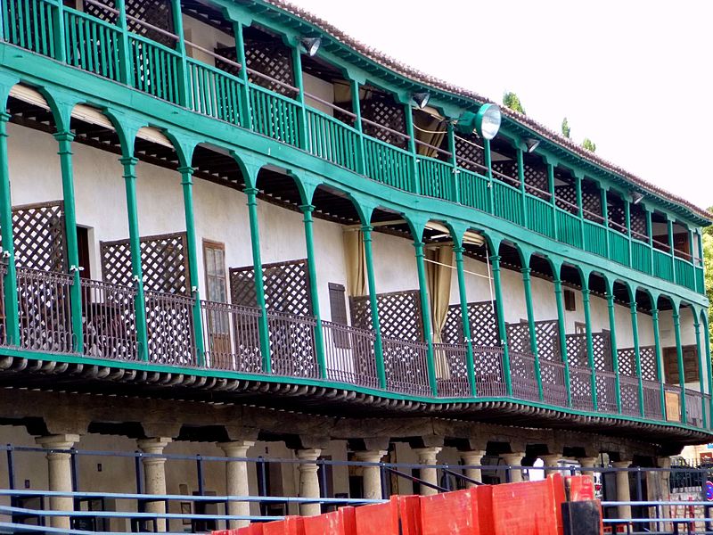 File:Chinchón - Plaza Mayor 13.jpg