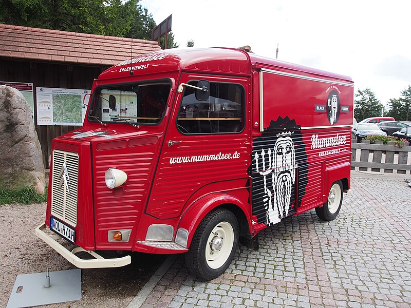 File:Citroën H, Mummelsee, Erlebniswelt, Black Forest Bild 2.JPG