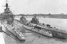 First Argentine submarines Santa Fe class and the submarine tender General Belgrano at Mar del Plata naval base Clase Santa Fe.jpg