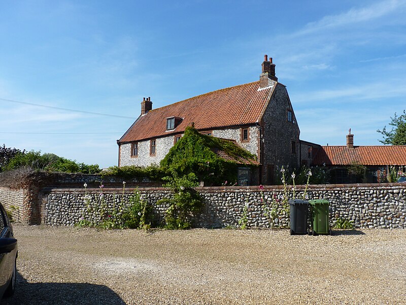 File:Cley Old Hall - geograph.org.uk - 6274309.jpg