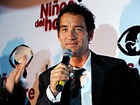 Owen at the Children of Men premiere in Mexico City, 2006 Clive Owen 2006.jpg