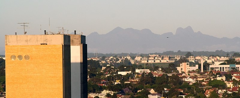 File:Curitiba vista serra do mar.jpg