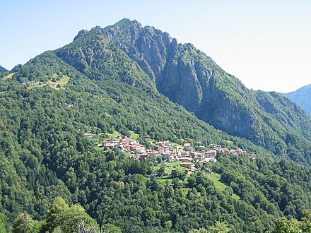 aerial view of the town Cusino.JPG