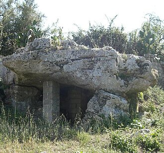 Pseudo-Dolmen of Avola (Syracuse district), Sicily Dolmen di Avola.JPG