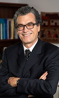 Eliseo J. Pérez-Stable Cuban-American physician-scientist