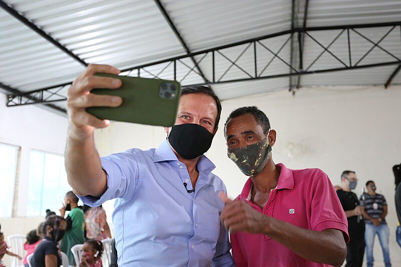 File:Entrega de cestas básicas do Alimento Solidário (51084694902).jpg