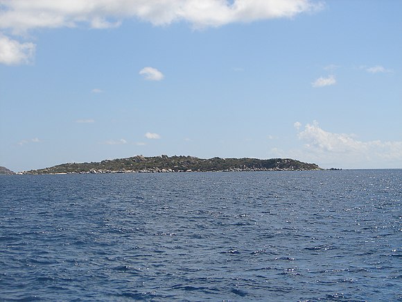 Fallen Jerusalem. Part of Virgin Gorda is visible to the left. Fallen Jerusalem, BVI.JPG