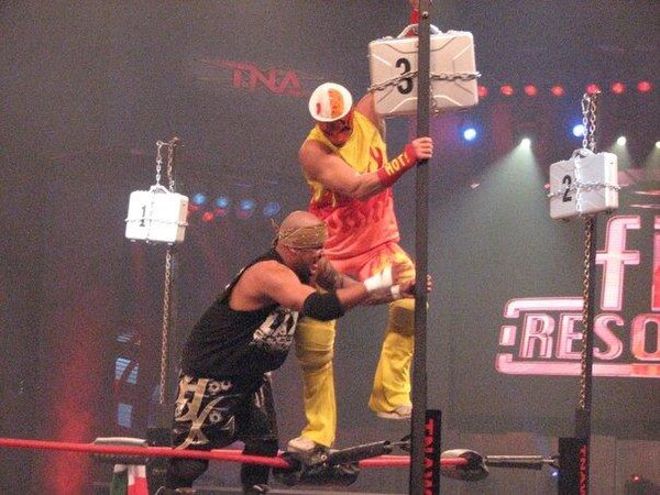 Homicide and Curry Man in the Feast or Fired match