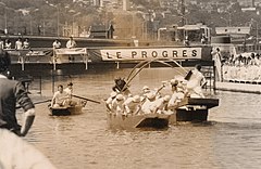 Une passe de joutes Lyonnaise lors de la finale de la Coupe de France organisée à l'écluse en 1972.