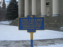 Oberst William Monroe baute das erste Blockhaus in Norwich, NY.