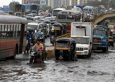 ไฟล์:Flooding in Mumbai, India 2017.jpg