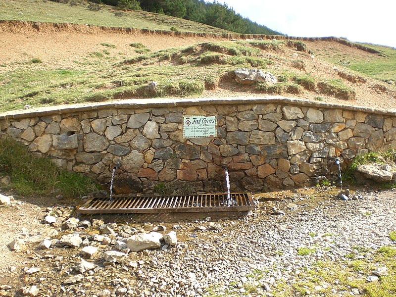 File:Font Terrers (ocubre 2008) - panoramio.jpg