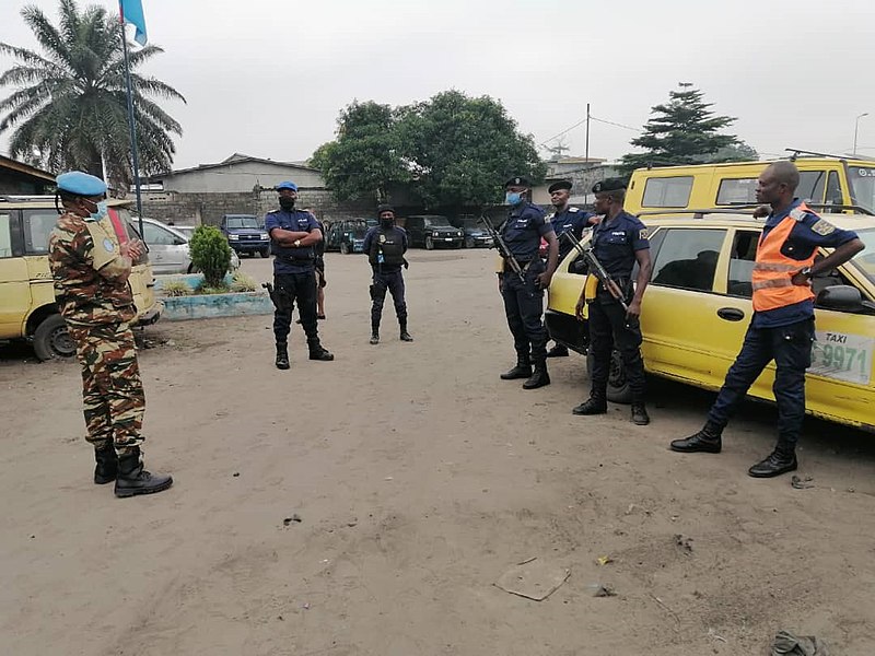 File:Formation de la PNC de Kinshasa par un policier nigérien de l'ONU.jpg