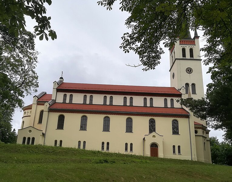 File:Former Lutheran church in Jedlina-Zdrój (1).jpg
