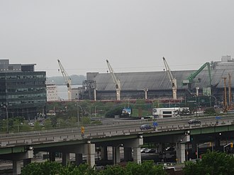 Tundra unloading raw sugar at the Redpath Sugar Refinery on June 14, 2015 Freighter Tundra moored at Redpath, 2015 06 14 (2).JPG