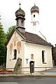 Mariahilfkapelle am Kirchenweg in Gmund am Tegernsee, Landkreis Miesbach, Regierungsbezirk Oberbayern, Bayern. Als Baudenkmal in der Bayerischen Denkmalliste aufgeführt. Laut Denkmalliste in den Jahren 1634/1636 erbaut.