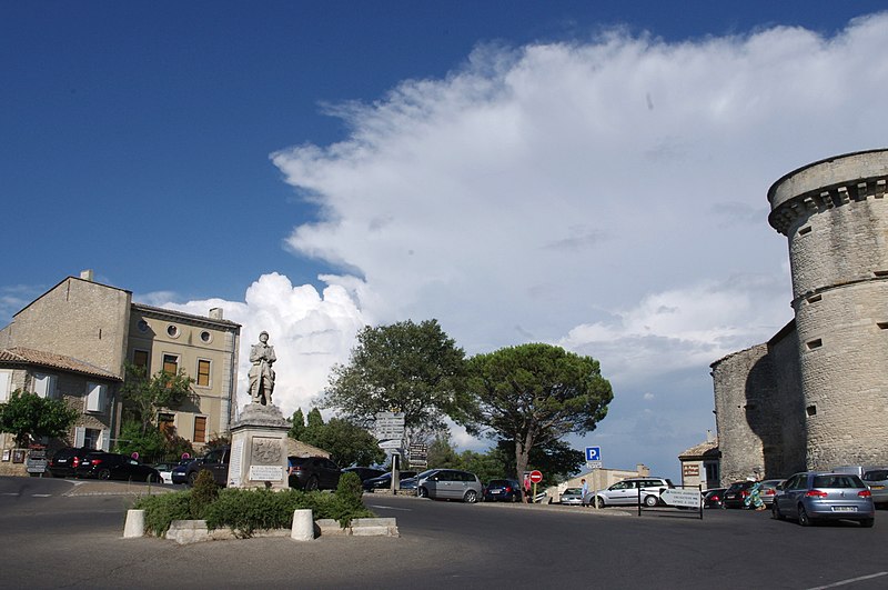 File:Gordes 02 Schloss.jpg