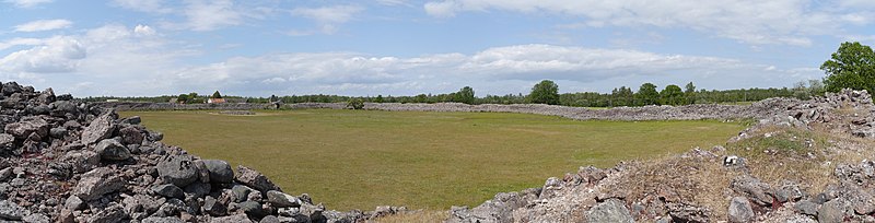 File:Gråborg, Öland, Sweden.jpg