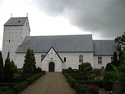 Guldager Kirke - Kirken set fra syd.JPG
