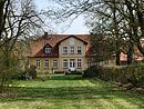 Manor with field stone paving