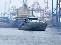 HMAS Maryborough arriving at Jakarta in February 2017.jpg