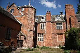 Hellens Manor (12th century)