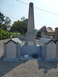 Le monument aux morts.