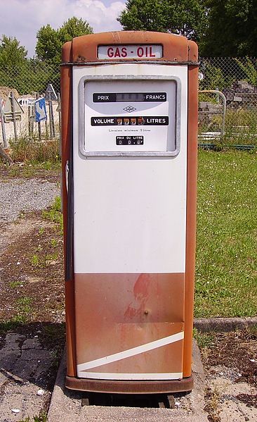 File:Historical petrol pump in France-1.jpg