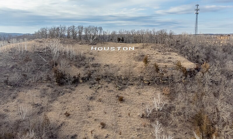 File:Houston, Minnesota sign.jpg