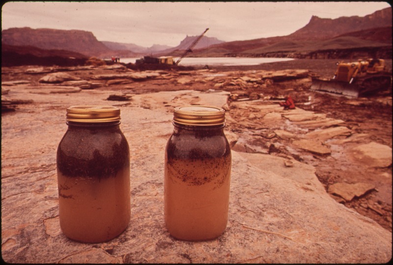 File:IN OCTOBER, 1972, A PIPELINE OF THE TEXAS-NEW MEXICO PIPELINE COMPANY BURST, RELEASING 285,000 GALLONS OF CRUDE OIL... - NARA - 545634.tif