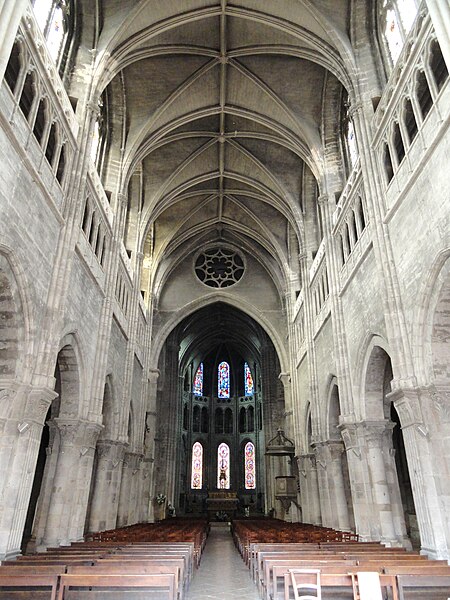 File:Interior - Cathédrale Saint-Vincent de Chalon-sur-Saône - DSC06108.JPG