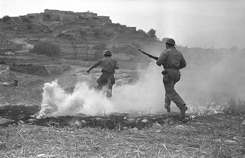 File:Israeli soldiers in battle with the Arab village of Sassa.jpg