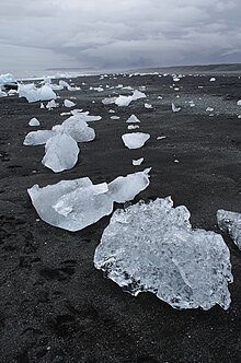 Eis an der Küste vor dem Jökulsárlón (Diamantstrand)