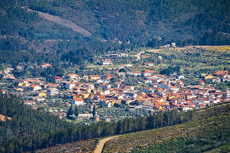 File:Janeiro de Cima - Portugal (52816759064).jpg