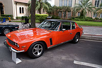 Jensen Interceptor III 1974 LSideFront LakeMirrorClassic 17Oct09 (14600555475).jpg