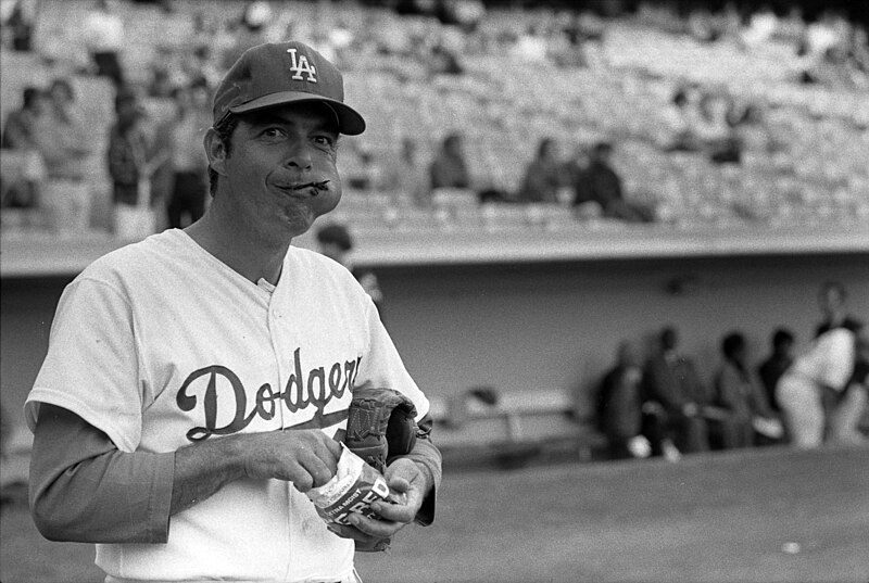 File:Jim Brewer with cheek full of chewing tobacco.jpg