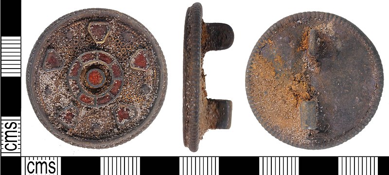 File:KENT-E11753, plated Disc Brooch (FindID 768320).jpg