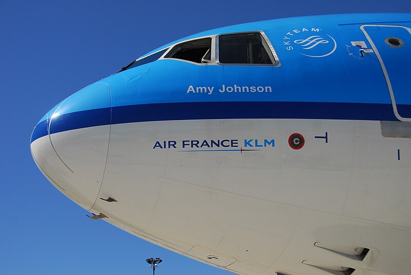 File:KLM - Royal Dutch Airlines - McDonnell Douglas MD-11 - PH-KCA - "Amy Johnson" - Toronto Pearson Street Festival (9752643504).jpg