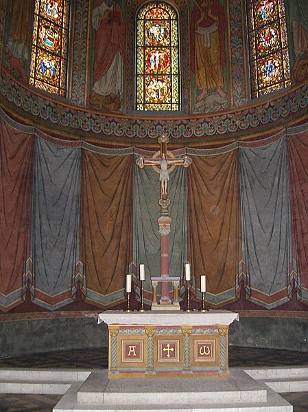 File:Kaiserdom Königslutter Altar.jpg