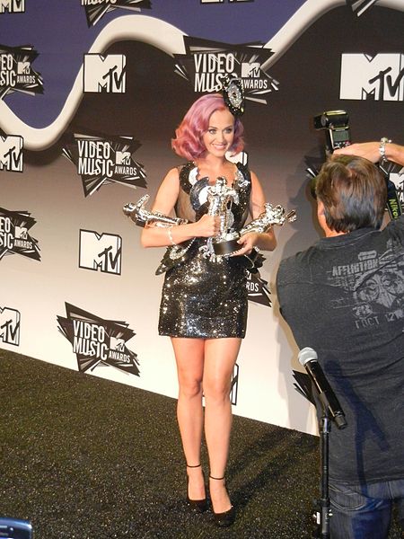 File:Katy Perry - MTV VMA 2011.jpg