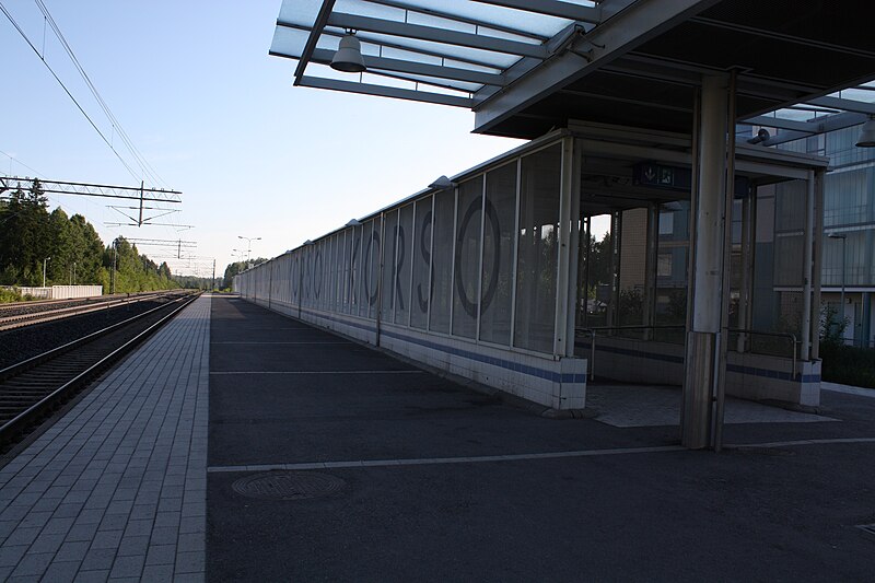 File:Korso railway station I1551 P.JPG