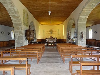 La nef, ses bas-côtés et le chœur.