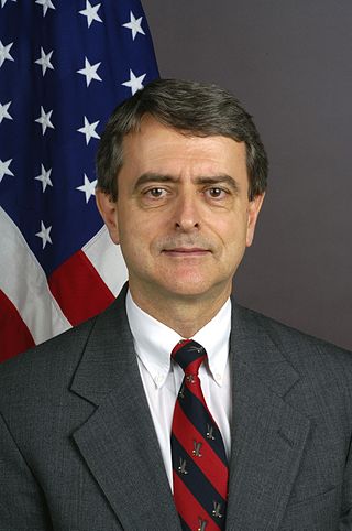 <span class="mw-page-title-main">Larry Miles Dinger</span> American diplomat