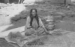 Lauhala weaver, Pukoo, Molokai (PP-33-6-001).jpg
