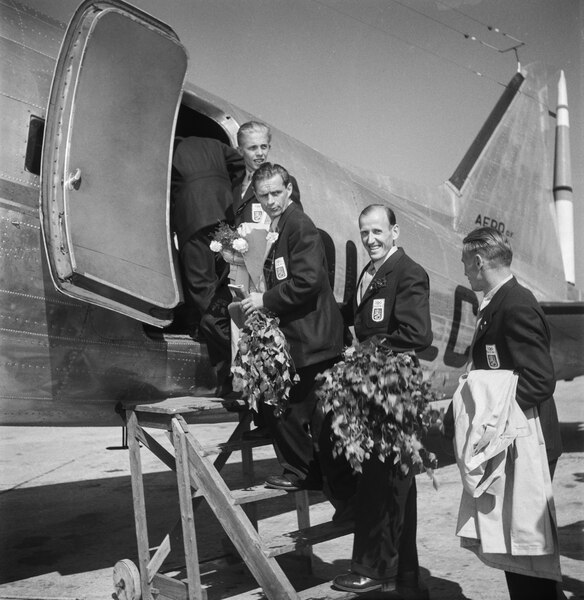 File:Leaving for the London Olympics on 25 July 1948 (JOKAVIU2B017-3).tif