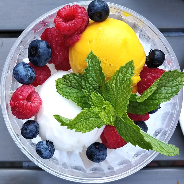 File:Lemon and mango sorbet with fresh berries (44748649961).jpg