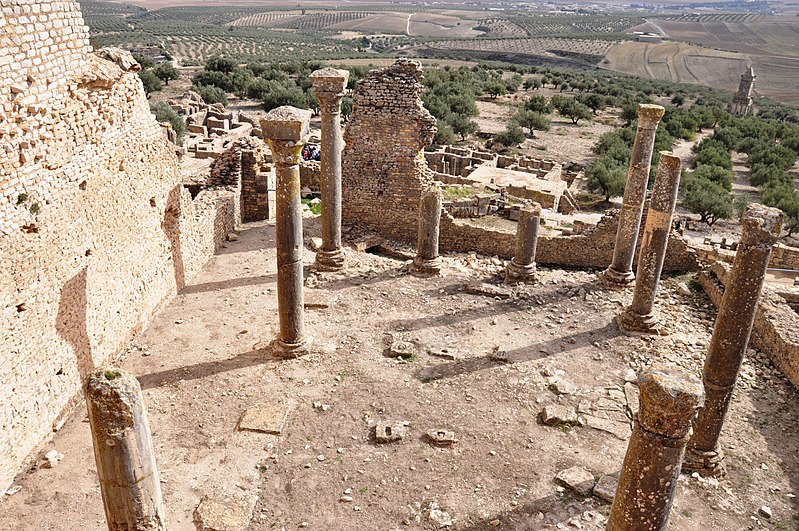 File:Les ruines de dougga 23.jpg