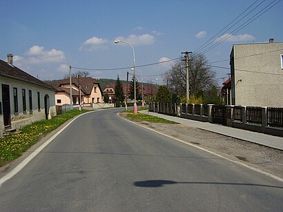 Jak do Lochovice hromadnou dopravou - O místě